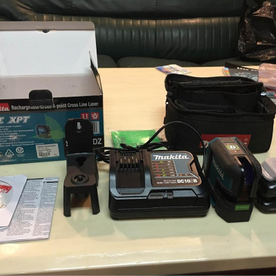 MÁY CÂN MỰC LASER  2 TIA XANH DÙNG PIN 12V 35M MAKITA SK106GDZ (KHÔNG KÈM PIN VÀ ĐẾ SẠC) - HÀNG CHÍNH HÃNG