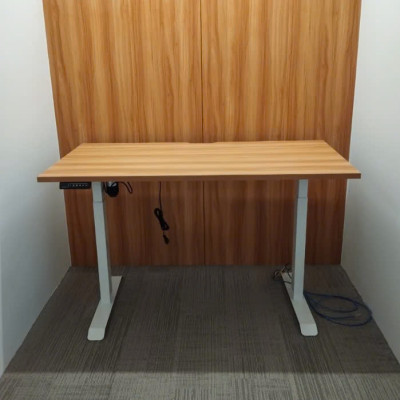 Bàn nâng hạ 1 motor 2 phân đoạn MAH-D12 Mặt bàn MDF dày 25mm