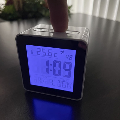  SẮP VỀ Đồng hồ Rhythm LCT076NR03 – KT 7.2 x 7.2 x 5.0cm. 105g. Vỏ nhựa. Dùng Pin.