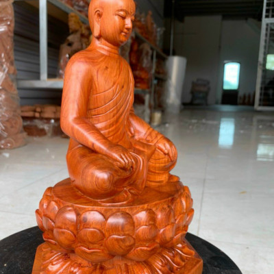 Tượng phật trần nhân tông bằng gỗ hương đá kt cao 30×19×14cm 