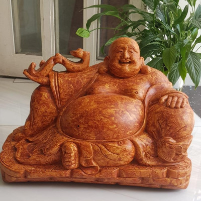 Tượng Di Lặc Gỗ Ngồi Cầm Như ý Bao tiền Kích thước Ngang 40cm x Cao 29cm x Sâu 22cm Anh Chị trưng phòng khách nhà công ty may mắn ạ