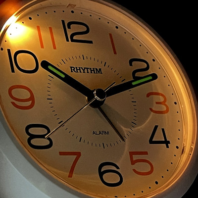 Đồng hồ Báo thức Rhythm CRE312NR03 – KT: 10.3 x 10.0 x 6.0cm. Dùng Pin