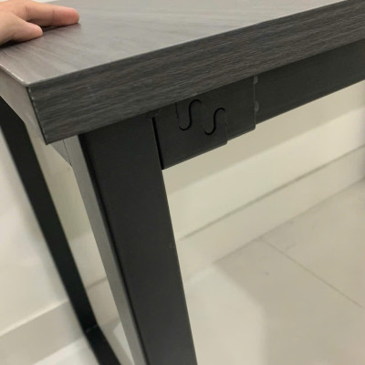 Bàn làm việc chân sắt hiện đại giá rẻ Juno Sofa KT 1m2 x 60cm