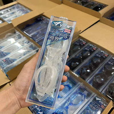 Bộ Kính Bơi Nhật Bản VIEW V610 C (Trong suốt) Chống Tia UV Chống Sương Mù Chuyên Dùng Cho Bơi Buổi Tối Và Nón Bơi View V31(Trắng) - Hàng chính hãng 100% sản xuất tại Nhật Bản