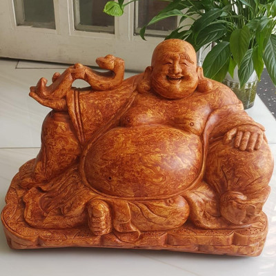 Tượng Di Lặc Gỗ Ngồi Cầm Như ý Bao tiền Kích thước Ngang 40cm x Cao 29cm x Sâu 22cm Anh Chị trưng phòng khách nhà công ty may mắn ạ
