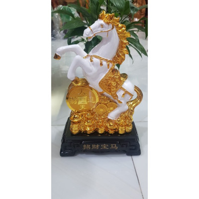 Tượng Ngựa TRẮNG Hay Bạch Mã Phong Thuỷ Đứng Tiền Đế Gỗ Mới đẹp Cao 33cm Ngang 20cm Sâu 11cm Ý nghĩa biểu tượng Thành Công Tài Lộc mệnh Kim mệnh Thuỷ trưng phòng khách nhà , công ty, bàn làm việc , quà biếu tặng ạ
