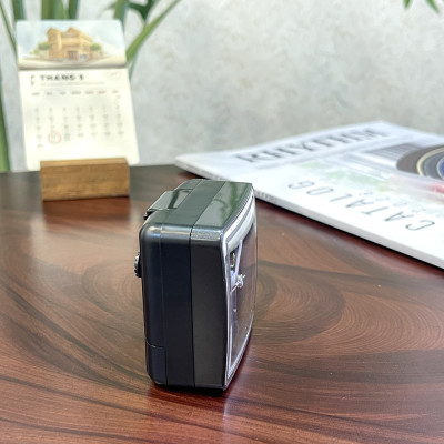 Đồng hồ Rhythm CRE210NR71. Kt 5.7 x 5.7 x 3.3cm, 55g Vỏ nhựa. Dùng Pin.