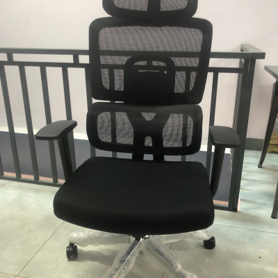 Ghế công thái học CM4527-M Nội thất Capta Ghế xoay văn phòng lưng lưới có tựa đầu bảo vệ cột sống nệm ngồi bọc vải có khung và tay nhựa chữ T 