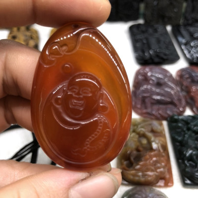 Mặt dây chuyền phật Di Lặc đá mã não đỏ