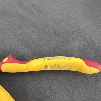 Kìm cắt cộng lực nút bấm Wiha 38191 Bicut 200mm cách điện 1000V