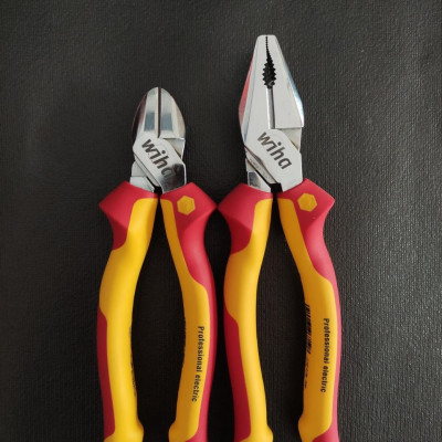 Bộ 2 kìm Wiha cách điện 1000V 26714 & 43340