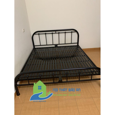 Giường sắt mỹ nghệ trân châu 1m4x2m