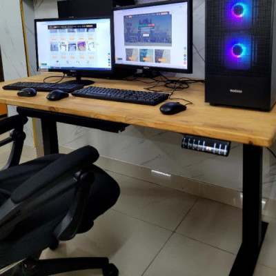 Bàn nâng hạ MAH-D23 2 motor 3 phân đoạn - Mặt bàn gỗ thông