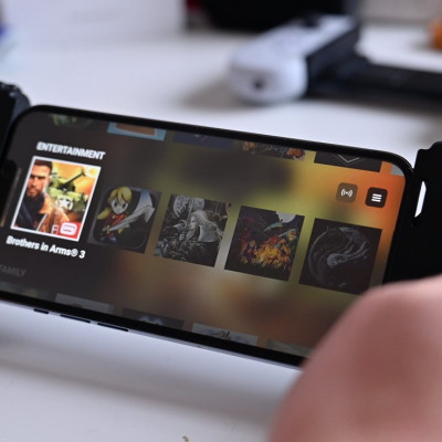 [Mới, hàng chính hãng] Tay cầm điện thoại Razer Kishi V2-Gaming Controller for iPhone