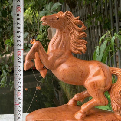 TƯỢNG CON NGỰA PHONG THỦY GỖ HƯƠNG ĐÁ KT CAO 30CM