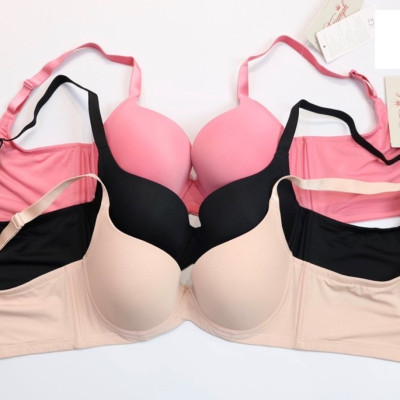 Áo lót nữ nâng ngực mút mỏng Triumph 2475  có gọng, cúp quả sâu, rộng bản lưng to 4 móc dành cho người ngực lớn