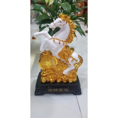 Tượng Ngựa TRẮNG Hay Bạch Mã Phong Thuỷ Đứng Tiền Đế Gỗ Mới đẹp Cao 33cm Ngang 20cm Sâu 11cm Ý nghĩa biểu tượng Thành Công Tài Lộc mệnh Kim mệnh Thuỷ trưng phòng khách nhà , công ty, bàn làm việc , quà biếu tặng ạ
