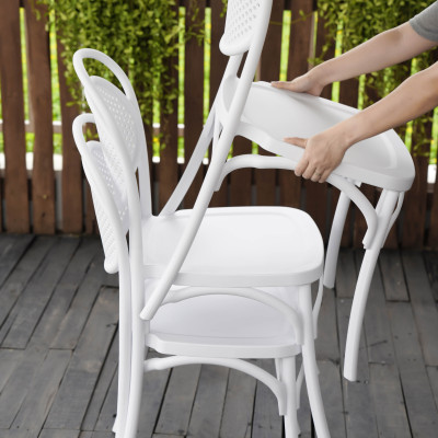 Ghế nhựa đúc phong cách Châu Âu