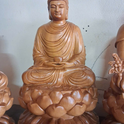 Bộ  tượng tam thế  phật bằng gỗ  bách xanh thơm nức cao 40x24x20cm 