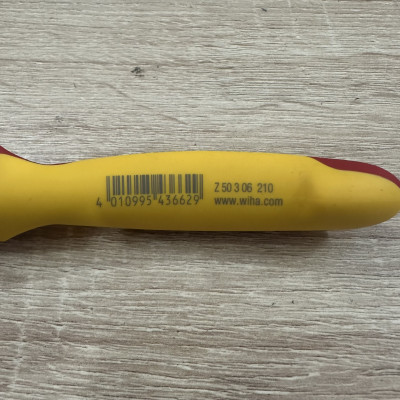 Kìm cắt cáp 210mm Wiha 43662 cách điện 1000V