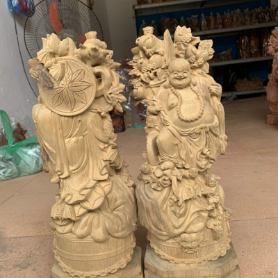 Tượng phật di lặc ngũ phúc bằng gỗ bách xanh thơm nức kt 40×11×15 cm