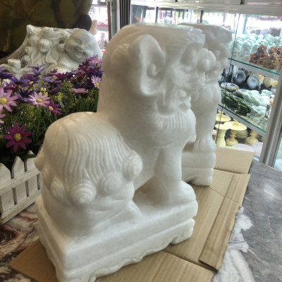 Cặp Kỳ Lân quay đầu phong thủy gác cổng đá cẩm thạch trắng - Cao 30 cm