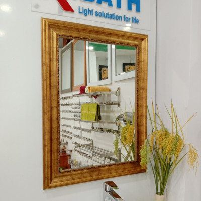 Gương soi Kibath khung màu vàng đồng bảng 8 phân KT 60x80 cm, KB-130
