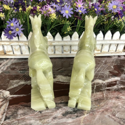 Tượng Cặp Ngựa phi lướt đại phong thủy rước công danh tài lộc đá ngọc Onyx trang trí phòng khách, bàn làm việc - Dài 20 cm
