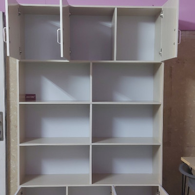 Tủ hồ sơ Juno Sofa màu gỗ sồi ngang 1m2 x cao 2m x 31 cm