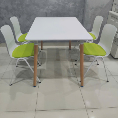 Ghế tiếp khách thân nhựa chân sắt vòng có nệm CC1588- P Nội thất Capta Ghế đào tạo hội nghị thân nhựa xếp chồng được đủ nhiều màu chân sắt sơn tĩnh điện hcm 