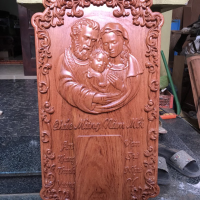 Đốc lịch treo tường trạm khắc gia đình thánh gia ,công giáo bằng gỗ hương đá kt 37×80×3cm