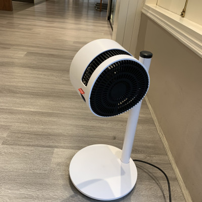 Quạt Đứng Đối Lưu Không Khí BONECO F120 Điện 220V, Nhỏ Gọn Để Phòng Ngủ, Cắm Điện Trực Tiếp, Điều Khiển Cơ Trên Thân Quạt, Kết Hợp Với Điều Hoà Làm Mát Phòng- Hàng Chính Hãng