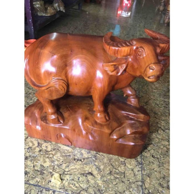 Tượng Gỗ Mỹ Nghệ Chạm Con Trâu đứng đep kích thuóc dài 50cm cao 40cm Anh Chị trưng phòng khách nhà , công ty ý nghĩa biểu tượng Con Trâu làm đầu cơ nghiệp giống như công sức mình làm lụng vất vả có ngày thành đạt ,may mắn & thành công ạ