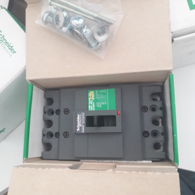 Cầu dao tự động MCCB Schneider Easypact CVS100B 3P