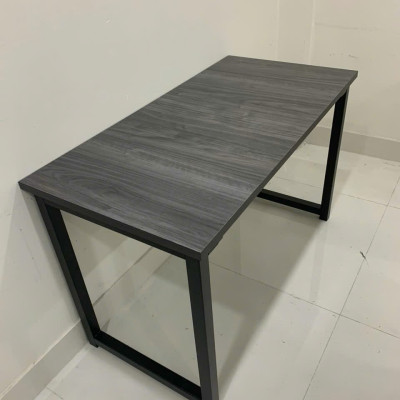 Bàn làm việc chân sắt hiện đại giá rẻ Juno Sofa KT 1m2 x 60cm