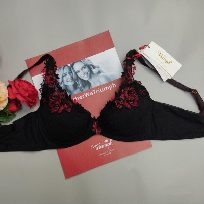 Áo lót ren nữ nâng ngực gợi cảm Triumph Zetta 8611 cúp VDeep có gọng, đệm mút vừa có thể tháo rời, họa tiết thêu hoa nổi giúp tôn thêm dáng ngực và mang lại cảm giác sang trọng