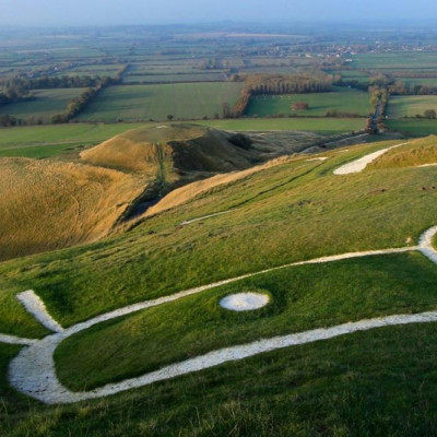 Sách - Magical Britain : 650 Enchanted and Mystical Sites - From healing w by Rob Wildwood (UK edition, Trade Paperback)