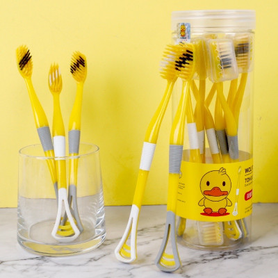Đồ dùng vệ sinh -Hộp 8 cây bàn chải 2 in 1  cho bé ,kèm dụng cụ cạo lưỡi ,giúp giảm vi khuẩn gây sâu răng và hôi miệng ,cán cầm chống trượt ,lông bàn chải sợi tơ siêu mềm , giúp chải răng sạch hơn ,an toàn và tiện lợi