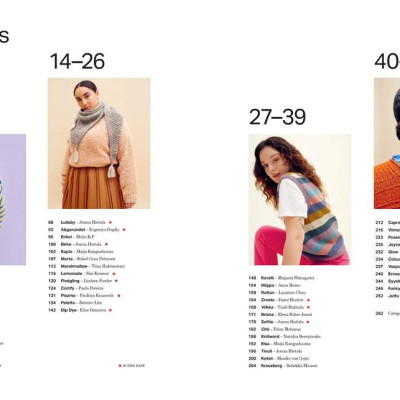 Sách - 52 Weeks of Easy Knits - Beautiful Patterns for Year-Round Knitting by Laine (UK edition, Paperback - with flaps)