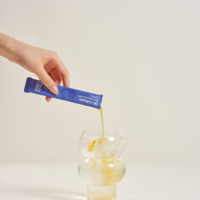 NƯỚC UỐNG COLLAGEN GILAA SIÊU PHÂN TỬ 300DA KẾT HỢP SAFFRON TRẺ HÓA TRẮNG KHỎE DA (20g x 15 gói)