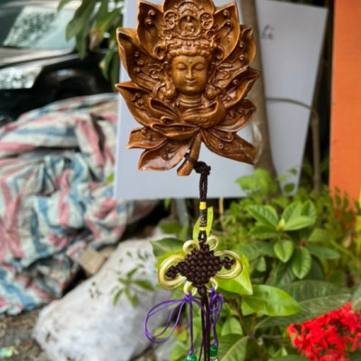 Tượng diện phật khắc hai mặt bằng gỗ bách xanh thơm nức kt 12×10×3cm