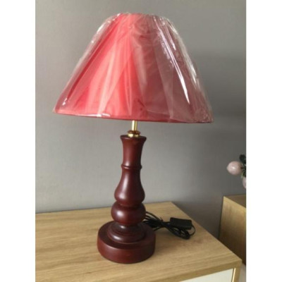 Đèn ngủ để bàn gỗ tiện tinh xảo, chao vải đỏ thời thượng Khôi Nguyễn - B 065 DT