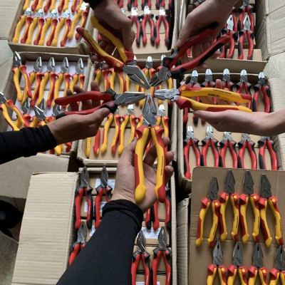 Bộ 2 kìm Wiha cách điện 1000V 26714 & 43340