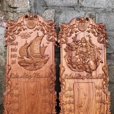 Đốc lịch treo tường khắc thuận buồm xuôi gió bằng gỗ hương đá kt 40×80×3cm