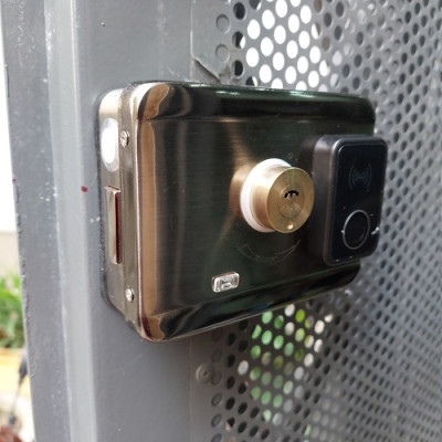 Khóa cửa thông minh chống nước G04R.2M - 2 Mặt vân tay trong ngoài + Remote ( Hàng nhập khẩu)