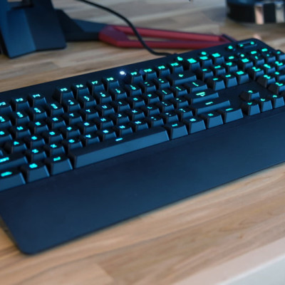 Bàn phím game có dây Logitech G213 Prodigy RGB Lightsync - Hàng chính hãng