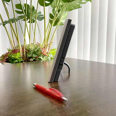 Đồng hồ Rhythm LCW018NR19 – KT 27.8 x 18.8 x 3.2cm /. 618g. Vỏ nhựa. Dùng Pin.