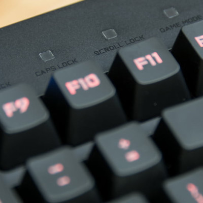 Bàn phím game có dây Logitech G213 Prodigy RGB Lightsync - Hàng chính hãng