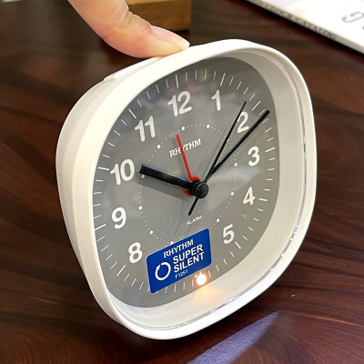 Đồng hồ Rhythm 8RE674WR03 – Kt 10.0 x 10.3 x 5.7cm, 110g. Vỏ nhựa, dùng PIN