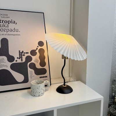 Đèn bàn decor studio đèn ngủ trang trí kiểu sóng lượn Hàn Quốc màu đen DBK008D